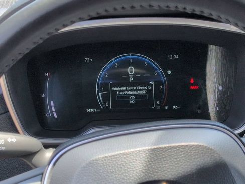 Used 2024 Toyota Corolla Cross XLE w/ Convenience Package AWD/4WD image 12