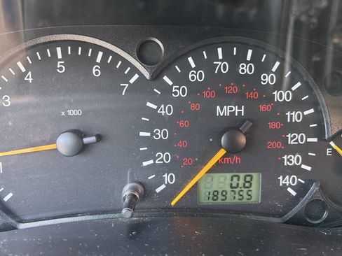 Used 2004 Ford Focus ZX3 Hatchback image 12