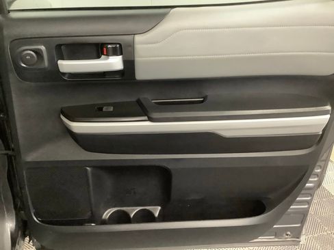 Used 2019 Toyota Tundra Limited w/ Limited Premium Package AWD/4WD image 29