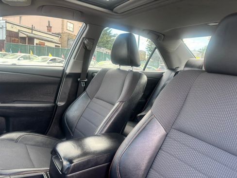 Used 2016 Toyota Camry SE w/ Moonroof Package FWD image 14