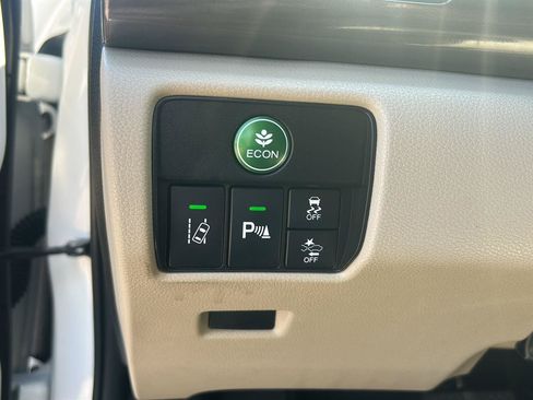 Used 2017 Honda Accord Touring image 10