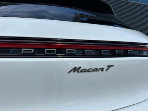 Certified 2023 Porsche Macan Turbo AWD/4WD image 14