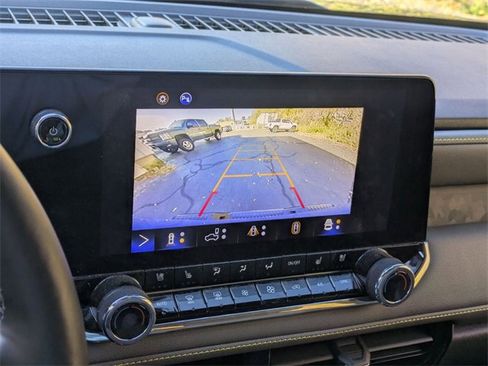 Used 2024 Chevrolet Colorado ZR2 w/ ZR2 Convenience Package III image 22