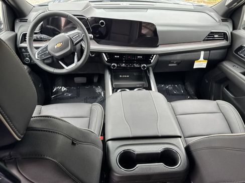 New 2026 Chevrolet Suburban Premier AWD/4WD image 13