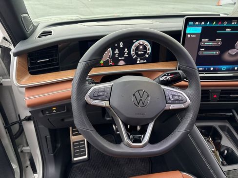 New 2026 Volkswagen Tiguan SEL R-Line image 17