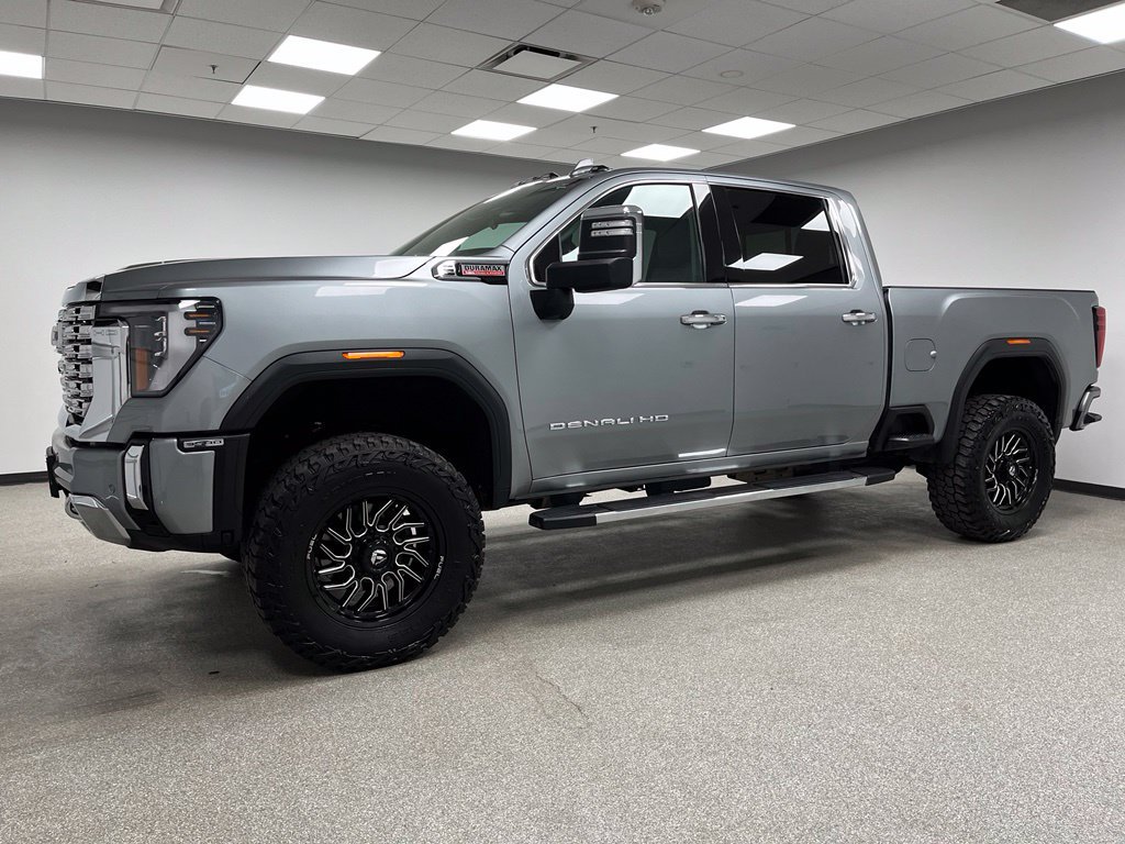 Used 2024 GMC Sierra 3500 Denali w/ Technology Package AWD/4WD image 5