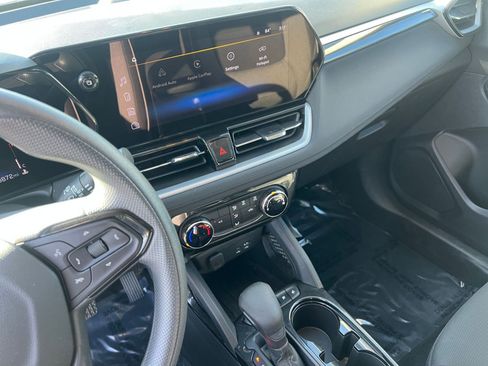 Used 2025 Chevrolet TrailBlazer LT FWD image 17