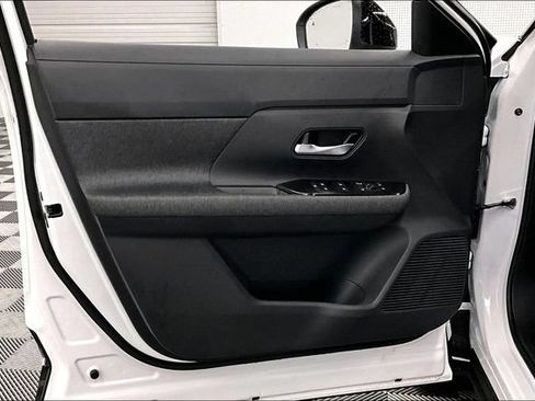 New 2026 Nissan Kicks SV w/ Cold Weather Package FWD image 31