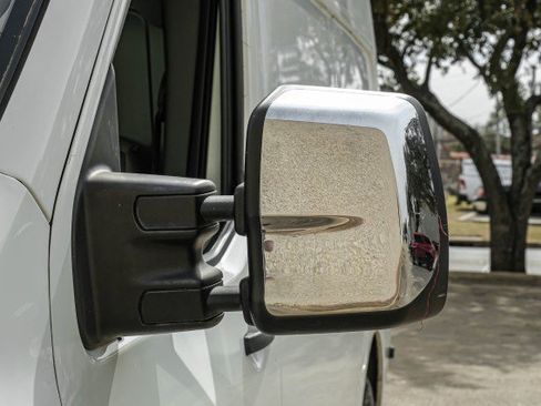 Used 2021 Nissan NV 2500 SV w/ Navigation Package image 39