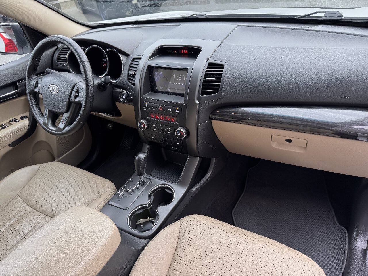 Used 2013 Kia Sorento EX AWD/4WD image 16