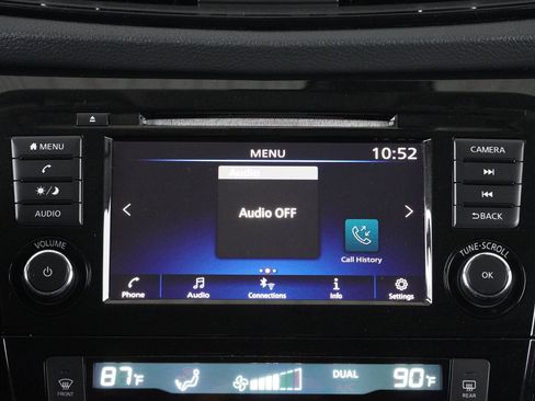 Used 2020 Nissan Rogue SV image 33