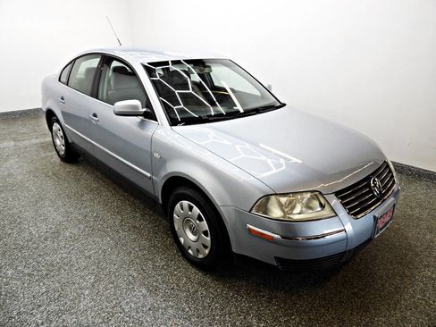 Used 2003 Volkswagen Passat GL image 3