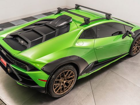 Used 2024 Lamborghini Huracan Sterrato image 38