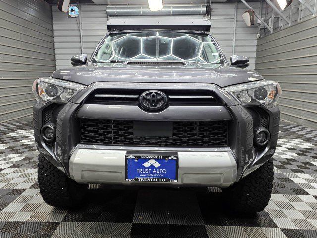 Used 2021 Toyota 4Runner TRD Off-Road Premium w/ Moonroof Package AWD/4WD image 4