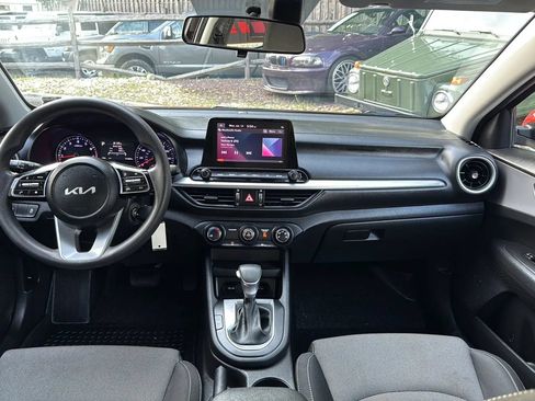 Used 2023 Kia Forte LXS w/ LXS Technology Package FWD image 29