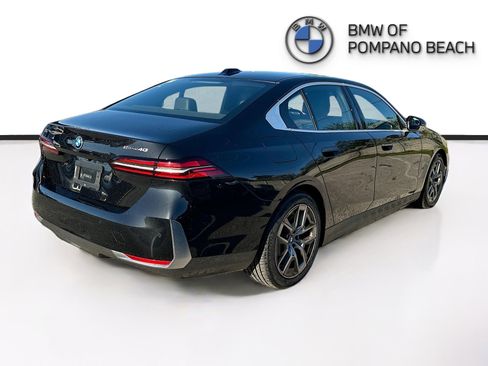 Used 2024 BMW i5 eDrive40i w/ Premium Package image 7