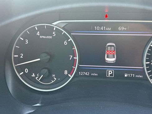 Certified 2025 Nissan Sentra SV image 10