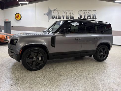 Used 2022 Land Rover Defender 110 X-Dynamic SE AWD/4WD image 2