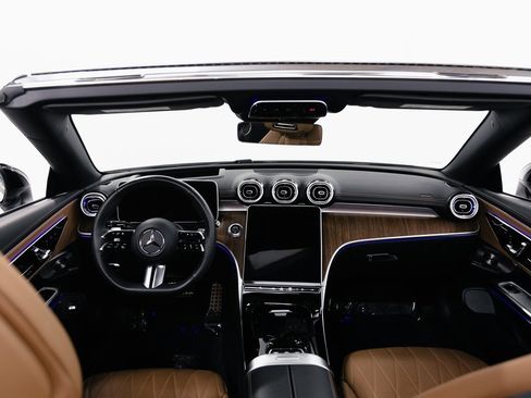 Used 2024 Mercedes-Benz CLE 300 4MATIC Cabriolet image 35