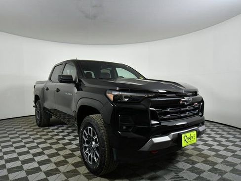 Used 2024 Chevrolet Colorado Z71 w/ Z71 Convenience Package 2 image 8