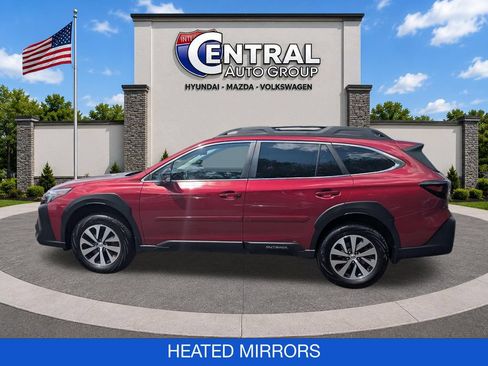 Used 2025 Subaru Outback Premium AWD/4WD image 5