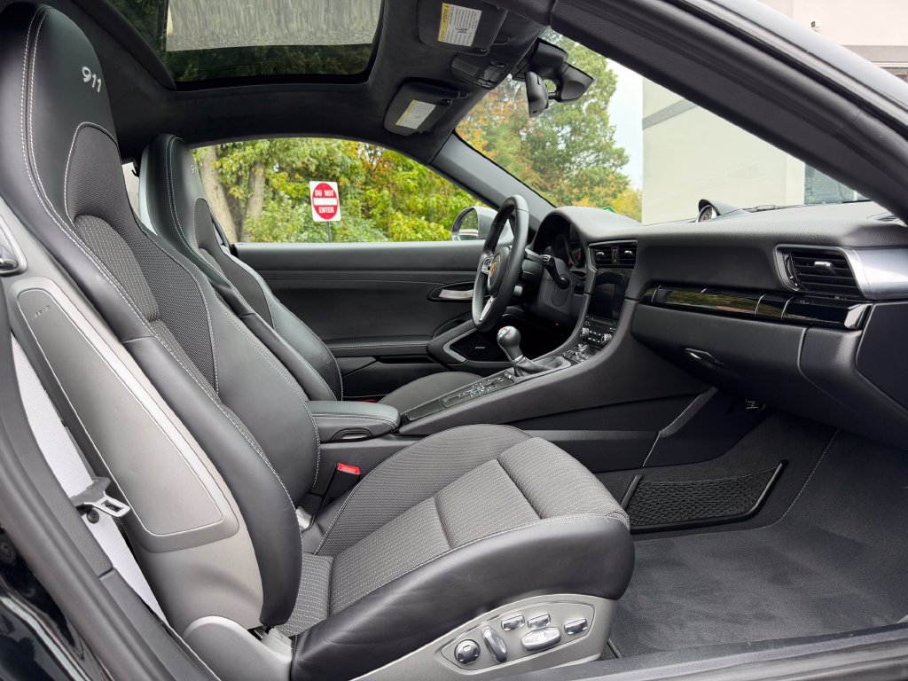 Used 2019 Porsche 911 Carrera T RWD image 19