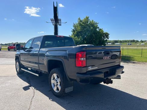 Used 2016 GMC Sierra 2500 Denali w/ Duramax Plus Package AWD/4WD image 7