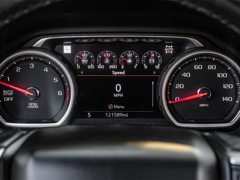 Used 2021 Chevrolet Suburban Premier w/ Premium Package image 18