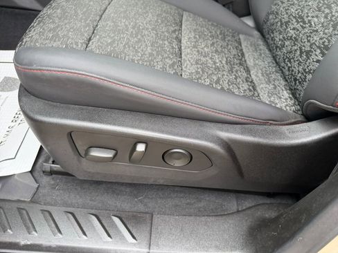 Used 2023 Chevrolet Colorado Z71 w/ Z71 Convenience Package 2 image 13