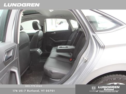 Used 2020 Volkswagen Jetta SEL Premium image 40