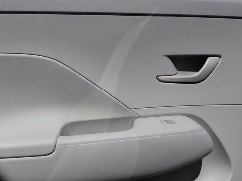 New 2026 Hyundai Kona SE FWD image 18