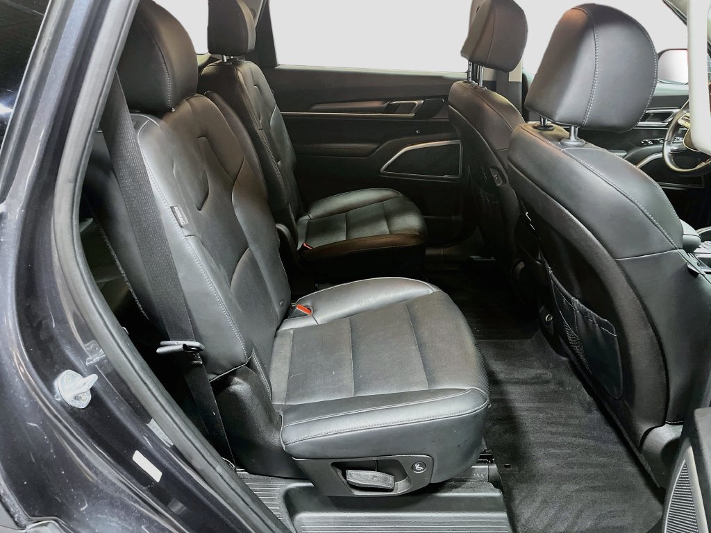 Used 2023 Kia Telluride S AWD/4WD image 28