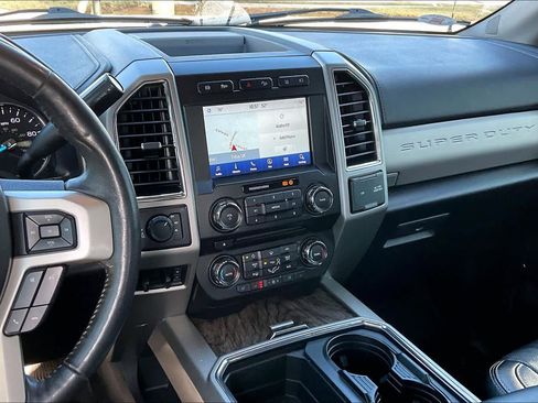 Used 2018 Ford F250 Lariat w/ Lariat Ultimate Package image 6