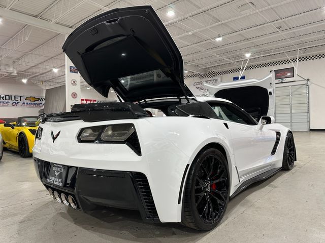 Used 2015 Chevrolet Corvette Z06 w/ 3LZ Preferred Equipment Group RWD image 30