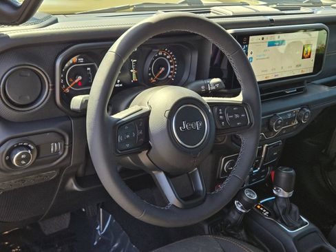 Used 2026 Jeep Gladiator Mojave AWD/4WD image 19