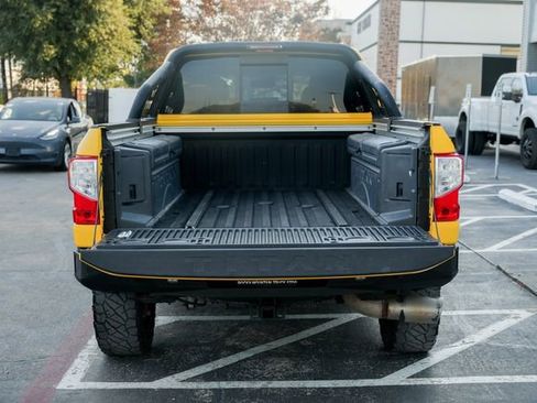 Used 2018 Nissan Titan PRO-4X w/ Pro-4x Convenience Package image 12