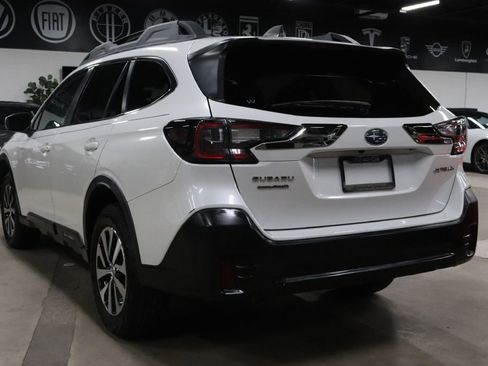 Used 2020 Subaru Outback Premium image 3