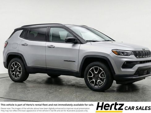Used 2025 Jeep Compass Trailhawk AWD/4WD image 1
