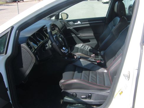 Used 2017 Volkswagen GTI Autobahn FWD image 9