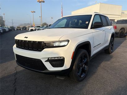 New 2025 Jeep Grand Cherokee Limited w/ Black Appearance Package