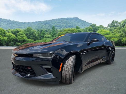 Used 2018 Chevrolet Camaro SS RWD image 25