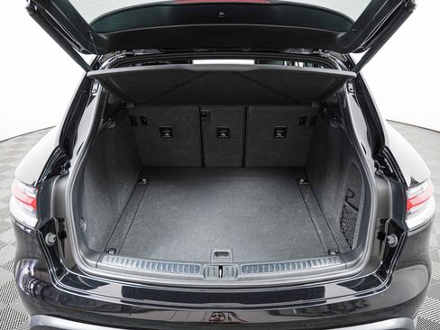 Certified 2024 Porsche Macan AWD/4WD image 26