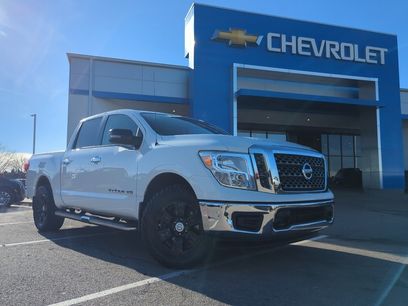Used 2018 Nissan Titan SV w/ SV Convenience Package