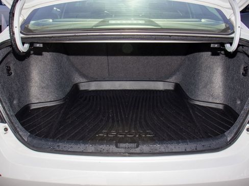 Used 2022 Honda Accord Sport image 9