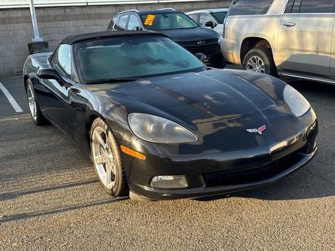 Used 2005 Chevrolet Corvette Base w/ Preferred Equipment Group image 2