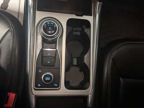 Used 2020 Ford Explorer XLT w/ Equipment Group 202A image 26