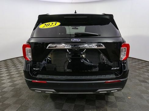 Used 2023 Ford Explorer XLT w/ Equipment Group 202A image 8