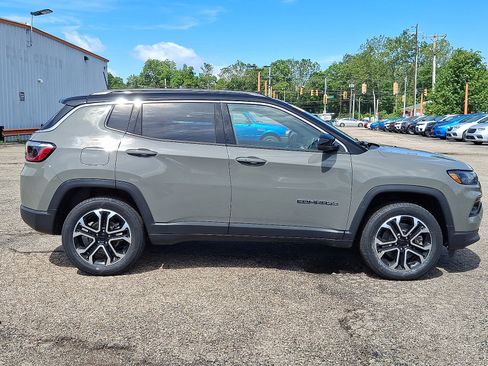 Used 2023 Jeep Compass Limited w/ Sun and Sound Group AWD/4WD image 25