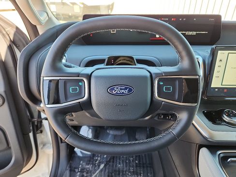 New 2026 Ford Expedition Platinum w/ Driver's Package AWD/4WD image 17