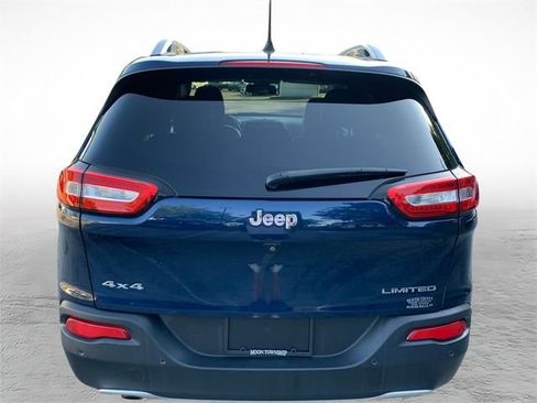 Used 2018 Jeep Cherokee Limited AWD/4WD image 4